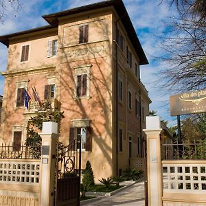 Unahotels Villa Dei Platani Foligno